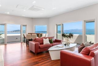 Middle Harbour – Grand Wellington Harbour Estate - 0