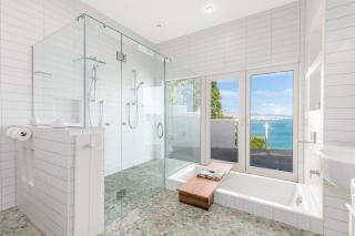 Middle Harbour – Grand Wellington Harbour Estate - 3