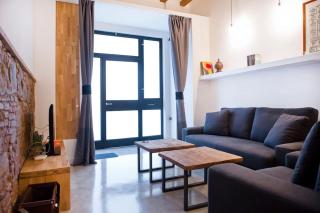 UNIQUE ARCHITECTS APARTMENT IN TRENDY CENTRAL POBLE SEC By MyRentalHost - 4