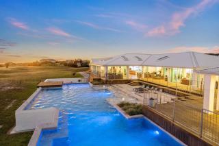 Waikanae Beachfront Private Estate - 9