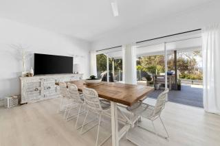 WHITE BEACH HOUSE High on Belmore, PETS welcome - 1