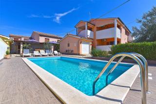 Villa with Pool in Galizana-Istrien 38997 - 0