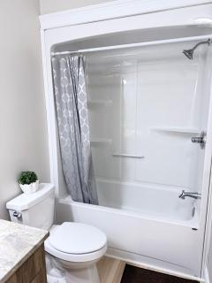 Beautiful 2 bed and 1 bath - 4
