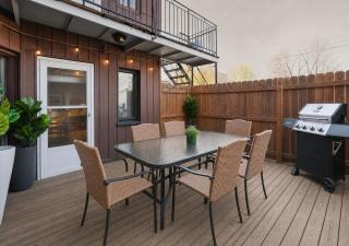 LiV MTL Avenue – Spacious 3BR Rooftop Suites Near Downtown - 8