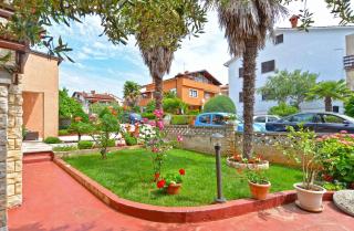 Apartments with A - C in Novigrad-Istrien 44239 - 1