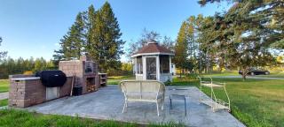 Early Frost Farms studio - Embarrass - 1