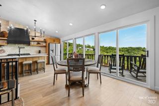 Luxury Beaver Lake Views - 2 Min to Marina and Swim Beach - 6