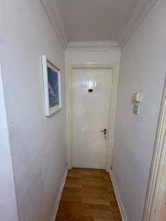 HA PENNY BRIDGE , Elegant Flat with Private Balcony, Liffey View and Kitchen, Shared Bathroom - 3