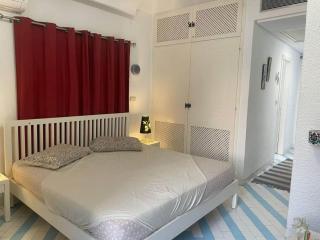 Blue Sea Bungalow - 6