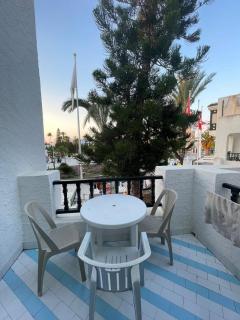 Blue Sea Bungalow - 1
