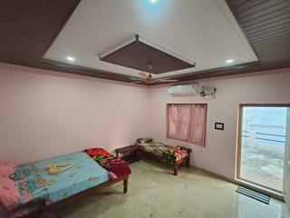 Garden View Homestay Hampi - 1