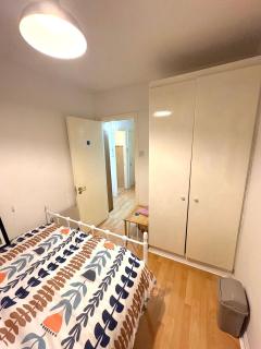 HA PENNY BRIDGE HOUSE , Private Double Room with River Liffey View, Perfect Location - 5