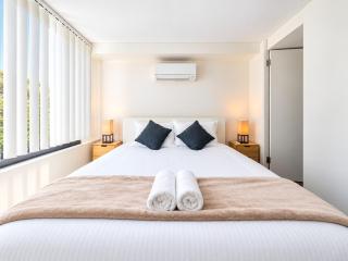 Koala Vibe Your Cozy City Home with WiFi - 4