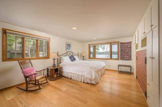 Lake House Family Vacation - Sleeps 12 Dock Kayaks Paddle Boards - 5