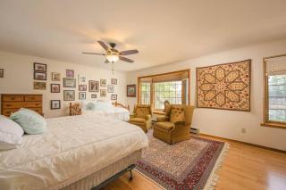 Lake House Family Vacation - Sleeps 12 Dock Kayaks Paddle Boards - 2