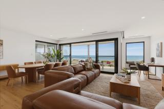 Oceanfront 4-Bed Home Surf & Serenity - 9