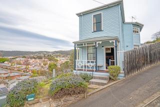 The Blue House - City Outlook near CBD and Nature - 0