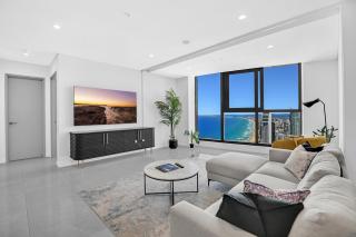 Epic Ocean Views Sub-Penthouse - Pet Friendly - 0