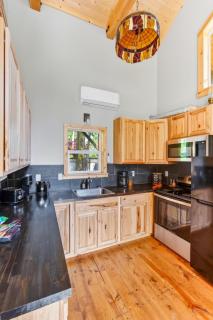 Mt Hood Cabin Hot Tub Fire Pit Dog-Friendly - 5
