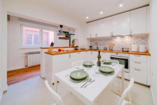 Peaceful Nest In City Center - Happy Rentals - 8