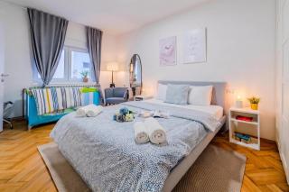 Peaceful Nest In City Center - Happy Rentals - 5
