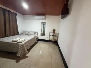 Hostal Flores - 4