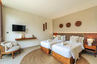 Villa Anarya - 6BR Ubud Pool Villa, Spa, Panoramic Views! - 3