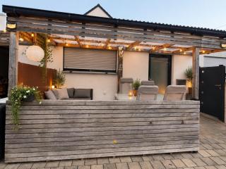 Casa Memmingen - modern & gemütlich - hochwertige Einbauküchen - Stellplatz - Balkon oder Terrasse - Waschmaschine & Wäschetrockner - Nähe Klinikum - 1