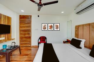 Townhouse Oak Govindpuri Station Formerly Montto Plaza - 2