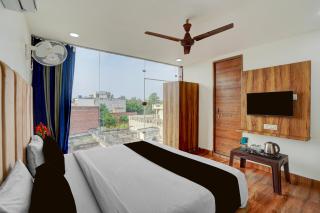 Townhouse Oak Govindpuri Station Formerly Montto Plaza - 8