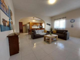 Nr41 holiday apartment - Village centre - Steps from the sea, restaurants, shops and all amenities - 1