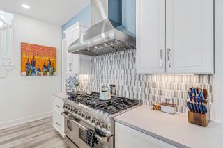 224 Sunrise Avenue - 3
