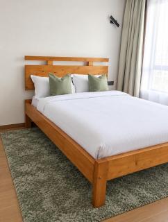 Chic 2BR-HeatedPool-Gym-Sauna-SteamRoom-Wifi-Parking - 8