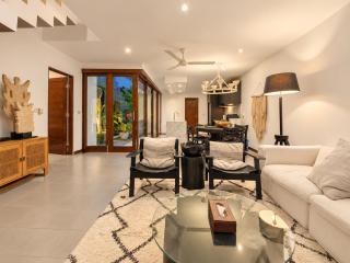 Exquisite 2BR Villas, Brawah, 300m to Beach - 3