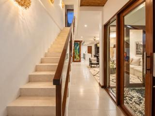 Exquisite 2BR Villas, Brawah, 300m to Beach - 1