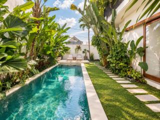 Exquisite 2BR Villas, Brawah, 300m to Beach - 8