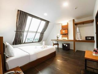 B2 Bangkok Srinakharin Boutique & Budget Hotel - 1