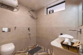 ELIVAAS Signature Parshvika Estate 5 BHK Villa With Private Pool, Jacuzzi Room, Home Theatre, Gym & Landscaped Garden - 8