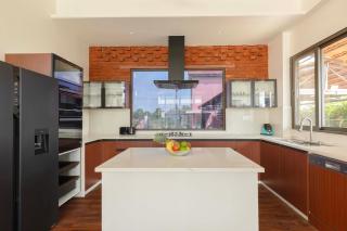 ELIVAAS Signature Parshvika Estate 5 BHK Villa With Private Pool, Jacuzzi Room, Home Theatre, Gym & Landscaped Garden - 6