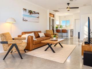 Largs Bay Jetty front Esplanade Stay - Koala Stay - 4