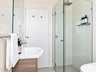 Largs Bay Jetty front Esplanade Stay - Koala Stay - 8