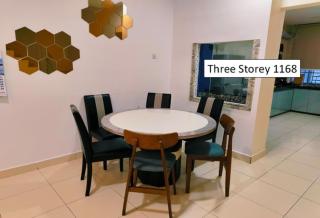 Senai three storey landed 14pax 5BR near airport - 4