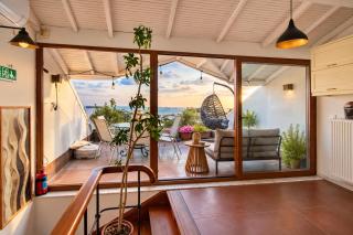3BR Gem W Sea View Terrace in Historic Peninsula - 9