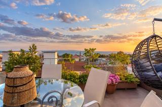 3BR Gem W Sea View Terrace in Historic Peninsula - 5