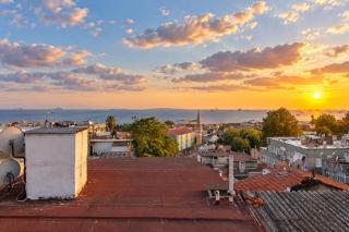 3BR Gem W Sea View Terrace in Historic Peninsula - 2