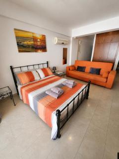 Studio with shower room E5, full kitchen, poolside, FREE WIFI - 1