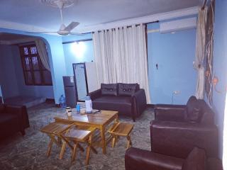 Spacious 3BR Family Retreat with Fast Fiber Wi-Fi & AC - 0