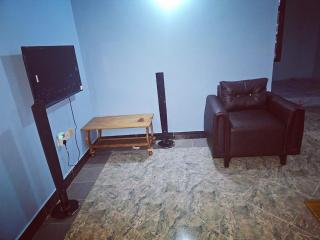 Spacious 3BR Family Retreat with Fast Fiber Wi-Fi & AC - 1