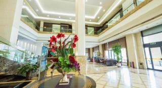 Qingdao Royal Garden Hotel - 4