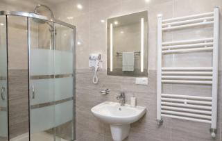 Hotel Sharl - 8